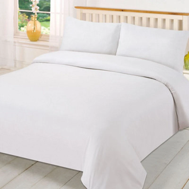 Image of OHS OHS Plain Dyed Duvet Cover Cover with Pillowcase Set in White Size: King White King Unisex 5027434110179