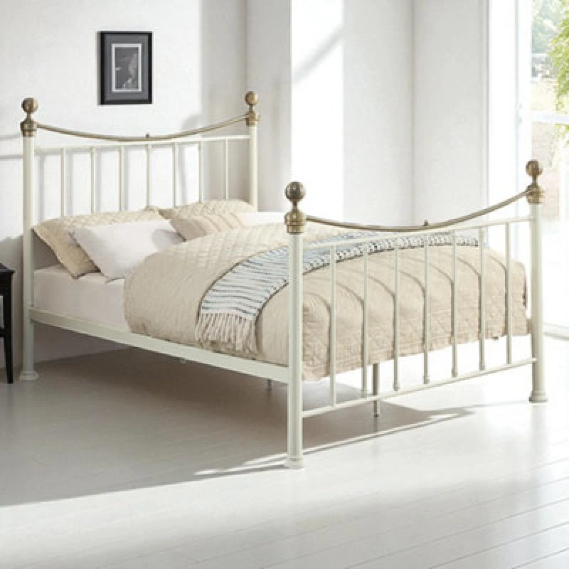 Image of OAT Home Hampstead Traditional Style Metal Bed Frame in White Size: Double White Unisex Double