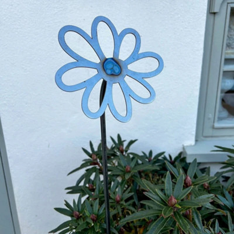 Image of Poppy Forge 1 Feet Flowering Daisy Plant Pin (Pack Of 3) - Bare Metal/ready To Rust