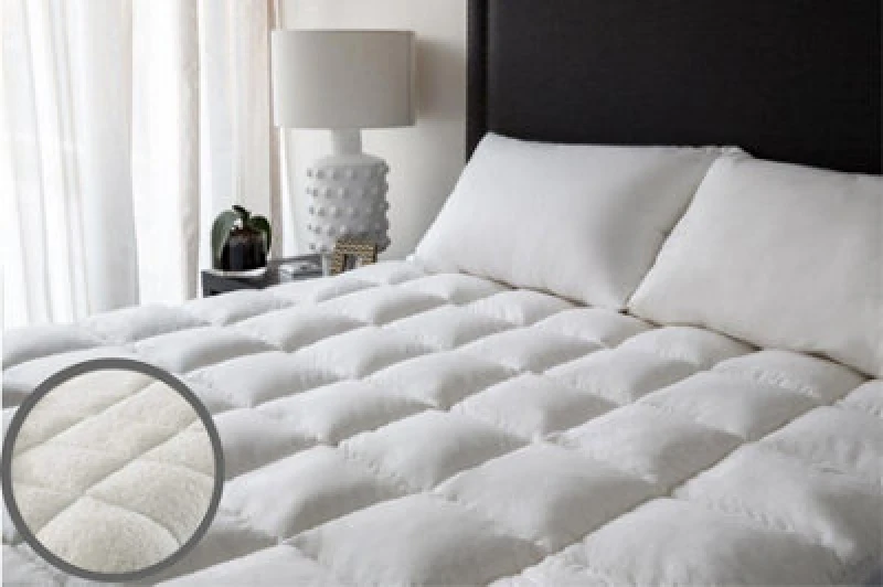 Image of Ezysleep Ezysleep Sherpa Fleece Reversible Mattress Enhancer Topper in White Size: Double White Double Unisex 5034567872164