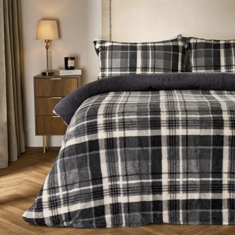 Image of OHS OHS Tartan Check Teddy Fleece Thermal Duvet Cover Bedding Set in Charcoal Size: King Charcoal King Unisex 5027434222230