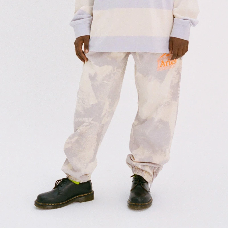 Image of Umbro Mens Aries Closed Hem Woven Tracksuit Joggers Lilac/Crm/Blk male Small