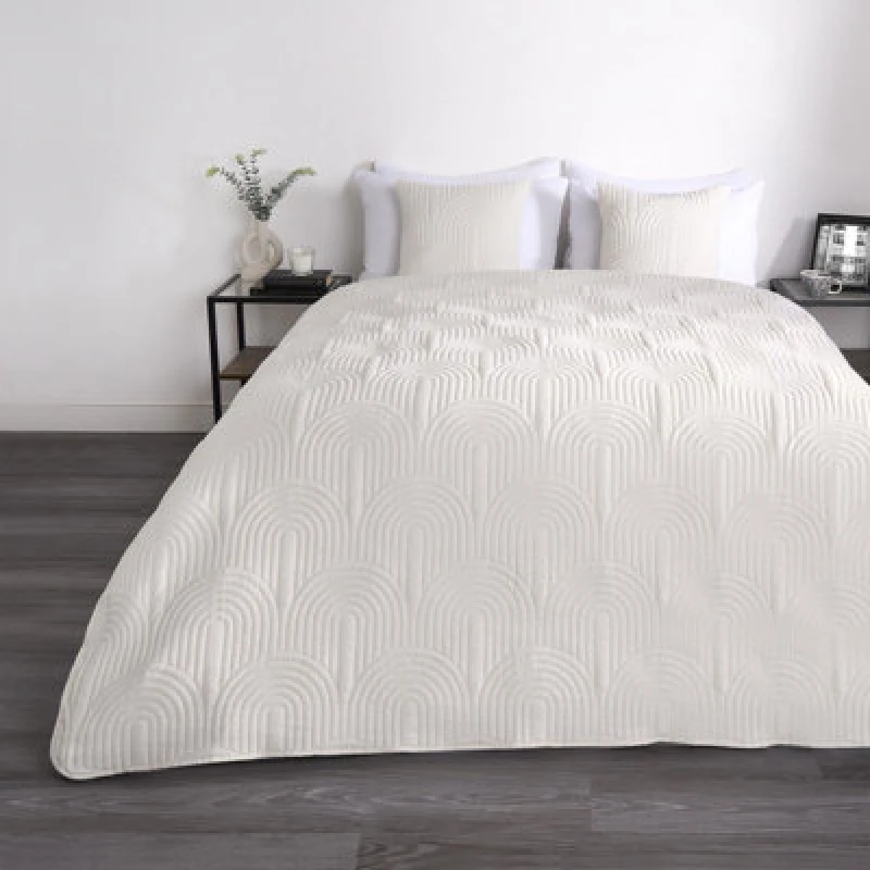 Image of OHS OHS Arches Pinsonic Blanket Quilted Bedspread Throw Over Bed in Cream Size: 200cm x 240cm Cream 200cm x 240cm Unisex 5027434180233