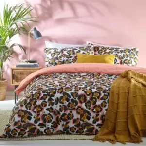 Image of Ayanna Coral Reversible Duvet Cover and Pillowcase Set Coral