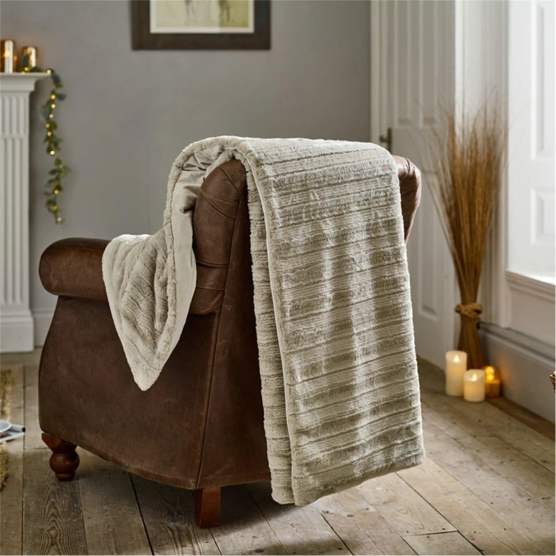 Image of The Lyndon Company The Lyndon Company Chatsworth Soft Faux Fur 130x170cm Luxury Throw in Fawn Size: 130cm x 170cm Fawn 130cm x 170cm Unisex 50549901