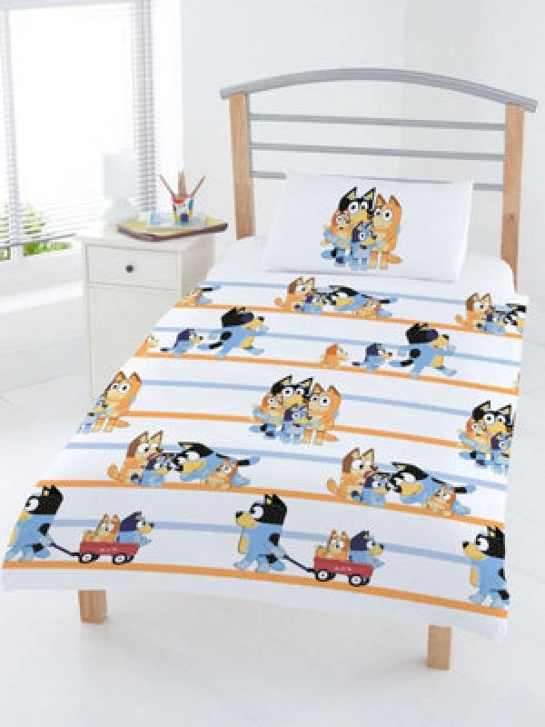 Image of Bluey Family Junior Duvet Cover Set - Multi Print VELS9 Unisex