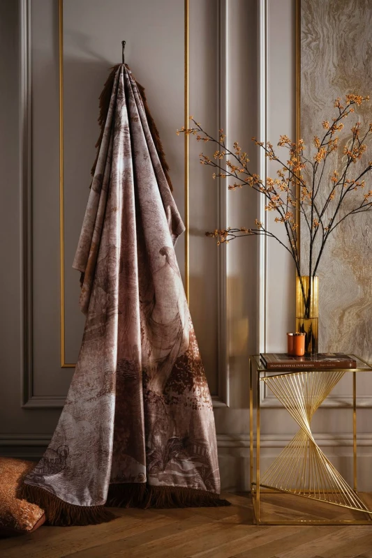 Image of Laurence Llewelyn-Bowen Venus Primavera Soft Touch 130cm x 180cm Throw Natural