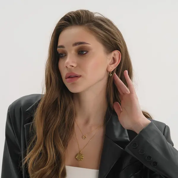 Image of Elk & Bloom Sterling Silver Love Heart Hoop Earrings Silver