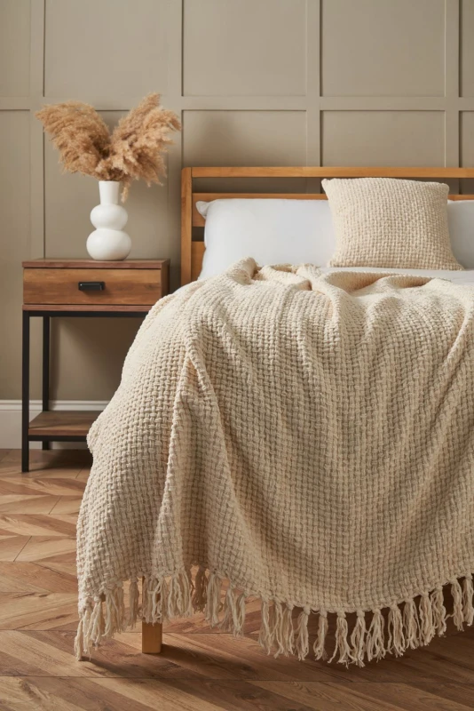 Image of BHS Cross Weave Throw in Cream Size: Small Cream Unisex Small