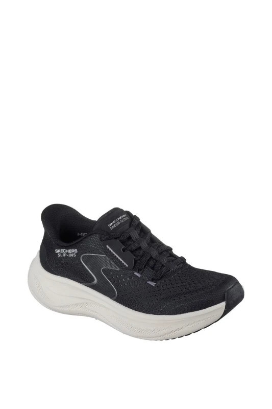 Image of Skechers Womens Skech Cloud Plush Horizon Trainers in Black Size: 4 Black Female 4
