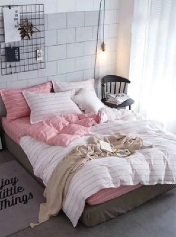Image of Ezysleep Ezysleep Pink Stripe Printed Duvet Set Size: Single Pink Single Unisex 0721545589439