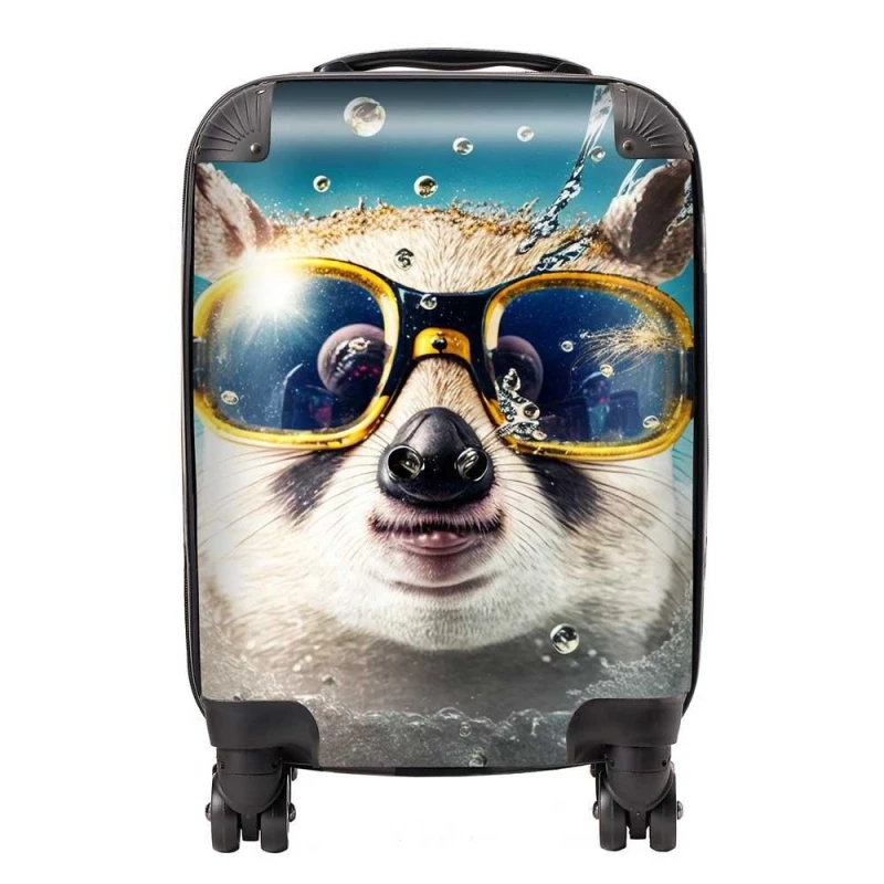 Image of Warren Reed - Designer Dormouse Splashart Suitcase in Brown Size: Medium Brown Unisex Medium