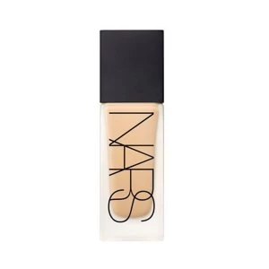 Image of Nars Cosmetics All Day Luminous Weightless Foundation Barcelona
