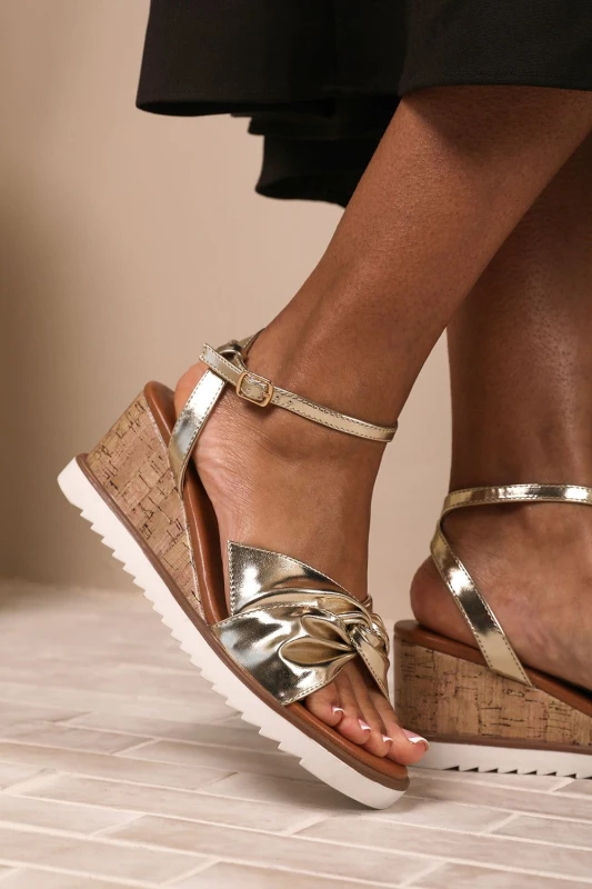 Image of Wheres That From Wheres That From Gold PU Katara Knot Detail Wedge Gold 4