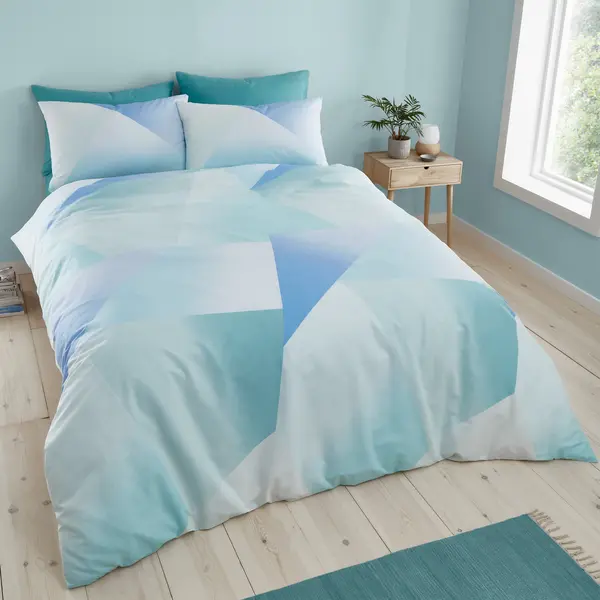 Image of Catherine Lansfield CL Larson Ombre Geo Duvet Set Blue/Aqua SINGLE PO50601