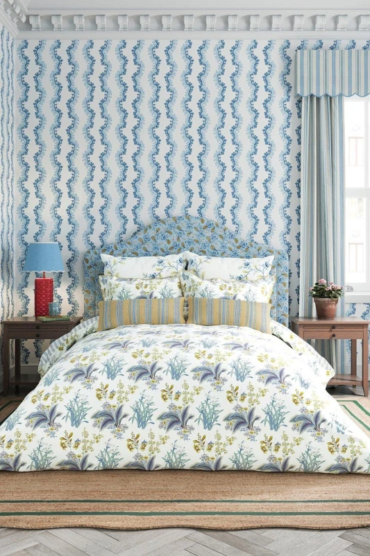 Image of Sanderson Sanderson 'Enys Garden' Cotton Sateen Duvet Cover Set in Indigo Size: Super King Indigo Super King Unisex 5016709686150