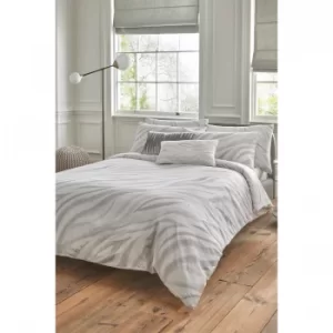 Image of Sam Faiers Maya Reversible Duvet Set