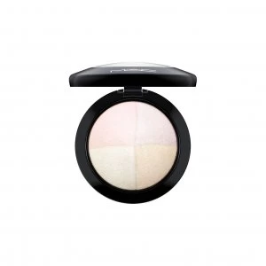 Image of MAC Mineralize Skinfinish Barely Dressed