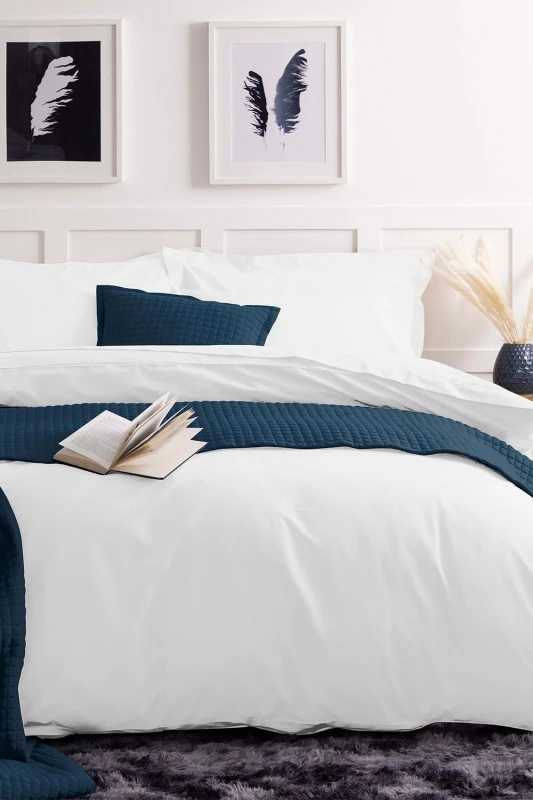 Image of Belledorm Easy Care 200 Thread Count Cotton Polyester Percale Duvet Cover in White Size: Single White Unisex Single