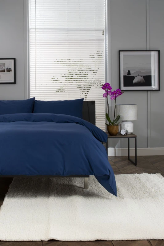 Image of The Lyndon Company The Lyndon Company Luxury 100% Cotton 200 Thread Count Duvet Cover Set in Navy Size: Double Navy Double Unisex 5054990057389