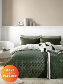 Image of Catherine Lansfield Cosy Soft Christmas Tree Duvet Cover Set