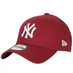 Image of New-Era LEAGUE ESSENTIAL 9FORTY NEW YORK YANKEES womens Cap in Red