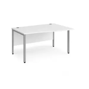 Image of Office Desk Right Hand Wave Desk 1400mm White Top With Silver Frame Maestro 25 MB14WRSWH