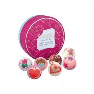 Image of Bomb Cosmetics Love Me Do Creamer Bath Bomb Gift Set