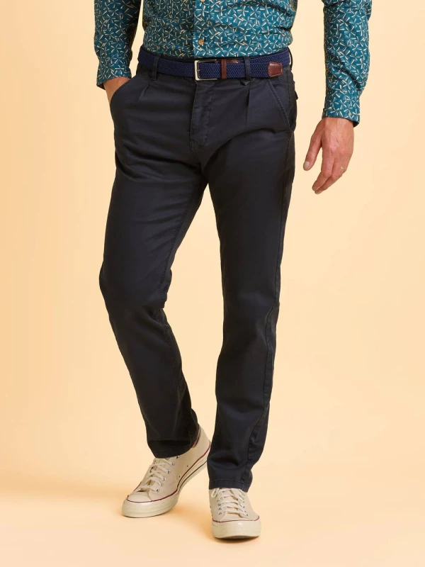 Image of Brakeburn Mens Beccles Trouser in Navy Size: 34 Navy Male 34
