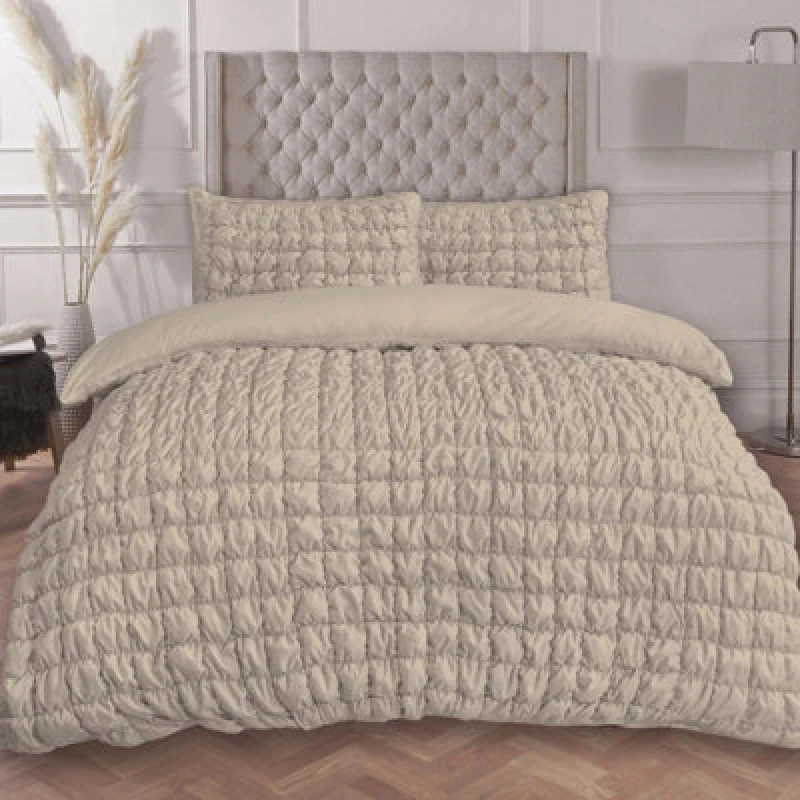 Image of OHS OHS Filled Seersucker Duvet Cover with Pillowcase Bedding Set in Natural Size: Double Natural Double Unisex 5027434224227