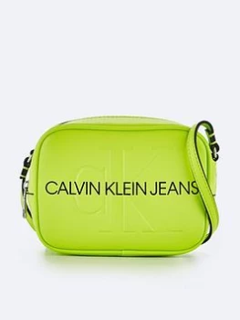 Image of Calvin Klein Jeans Sculpted Camera Bag - Lime, Black, Women