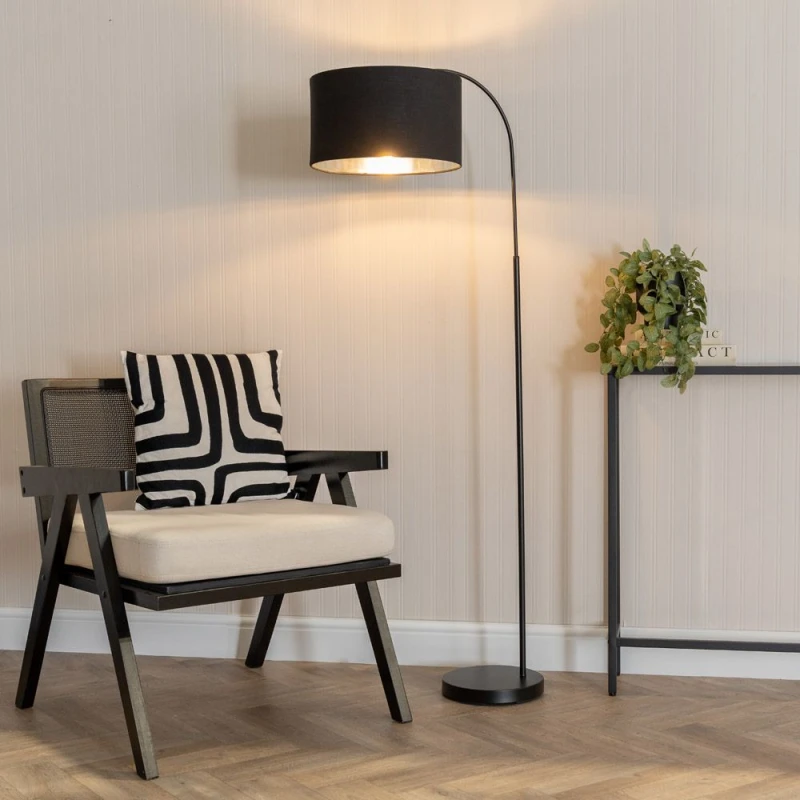 Image of ValueLights ValueLights Curva Black Arched Floor Lamp with Black Velvet and Chrome Inner Lamp Shade Black One Size Unisex 5059406061318