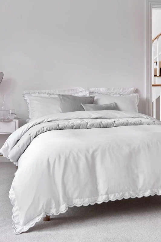 Image of Christy CHRISTY Scallop Edge Cotton Sateen Duvet Sets in Grey Size: Double Grey Double Unisex 5057241247348