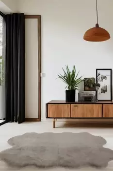 Image of Luxury Fur Rug - Size: 105x160cm - Natural