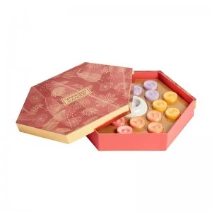 Image of Yankee Candle 18 Tea Lights & Candle Holder Gift Set