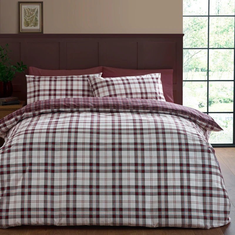 Image of Catherine Lansfield Catherine Lansfield 'Kelso Check' Reversible Duvet Cover Set in Plum Size: Single Plum Single Unisex 5057681930558