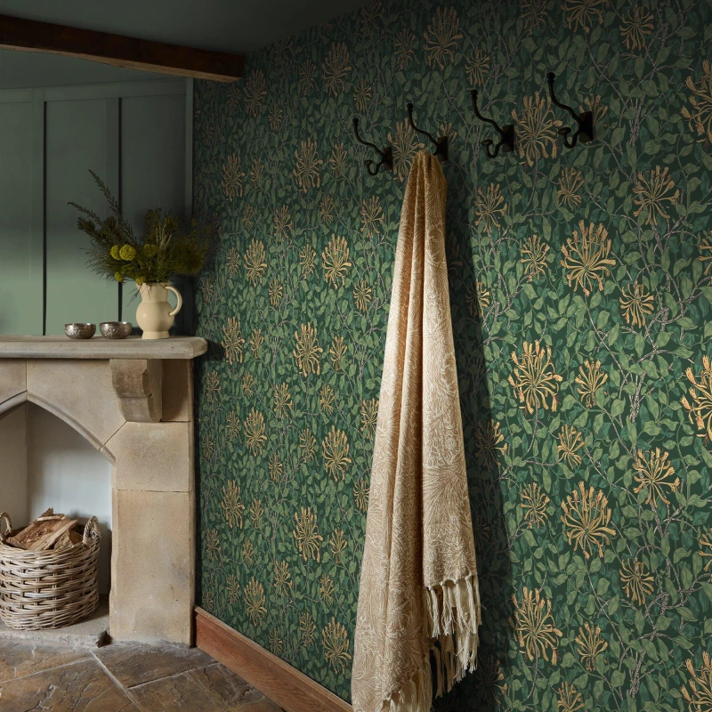 Image of William Morris at Home Honeysuckle Verde Wallpaper Verde unisex One size