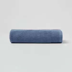 Image of HOMESCAPES Denim Blue 100% Combed Egyptian Cotton Bath Towel 700 GSM - Blue