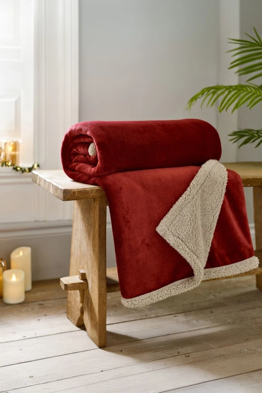 Image of Deyongs Deyongs Hazelwood Super Soft Flannel & Sherpa Throw - 130 x 170cm Fleece Blanket in Wine Size: 130cm x 170cm Wine 130cm x 170cm Unisex 50549