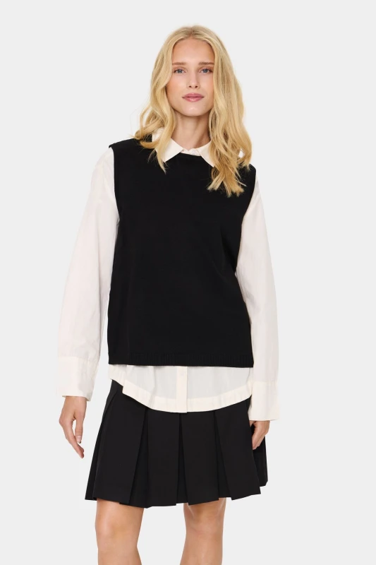Image of Saint Tropez Mila Vest-Plain Black