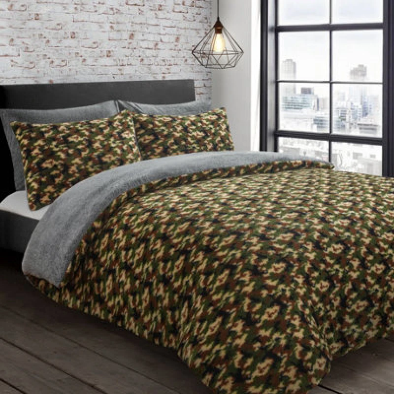 Image of Velosso Camouflage Teddy Warm & Cosy Duvet Cover & Pillowcase Set in Green Size: Double Green Unisex Double