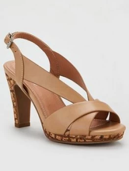 Image of Wallis V Vamp Platform Sandal - Beige, Size 7, Women