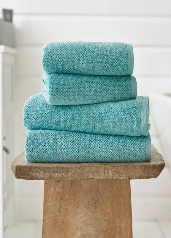 Image of Deyongs Deyongs Romeo Luxury Textured Quik Dri 100% Cotton Towels in Mint Size: Bath Towel Mint Bath Towel Unisex 5054990129758