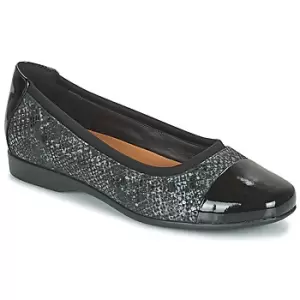 Image of Clarks UN DARCEY CAP2 womens Shoes (Pumps / Ballerinas) in Black,5,5.5,4.5