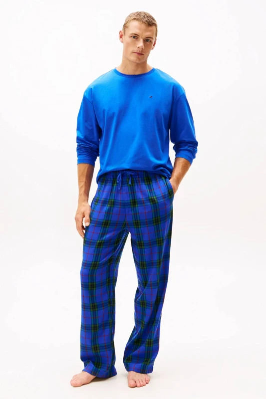 Image of Tommy Hilfiger Mens Original LS Flannel Slippers Set Boxed - Blue Size: Medium Blue Male M