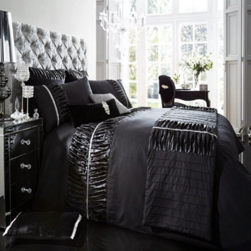 Image of Smart Living Smart Living Premium Polycotton Alina Duvet Cover With Pillowcases in Black Size: Single Black Single Unisex 5051346110323