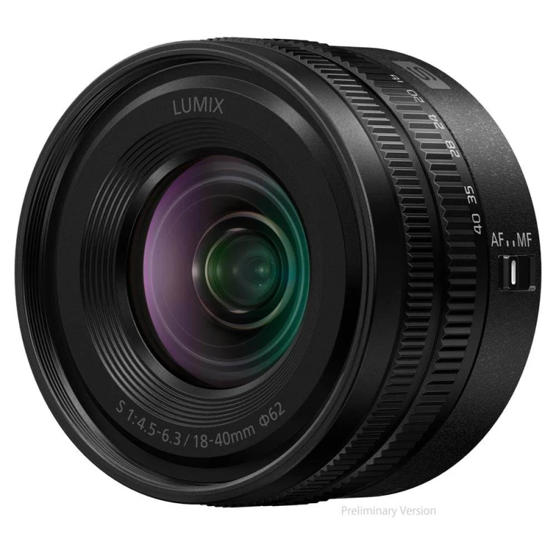Image of <p class="long-heading">Flexible and light, the ideal lens for your daily moments</p><p class="long-paragraph">C