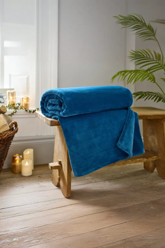 Image of The Lyndon Company The Lyndon Company Luxury Coco Touch Flannel Throw 140x180cm - Ultra Soft Blanket in Blue Size: 140cm x 180cm Blue 140cm x 180cm