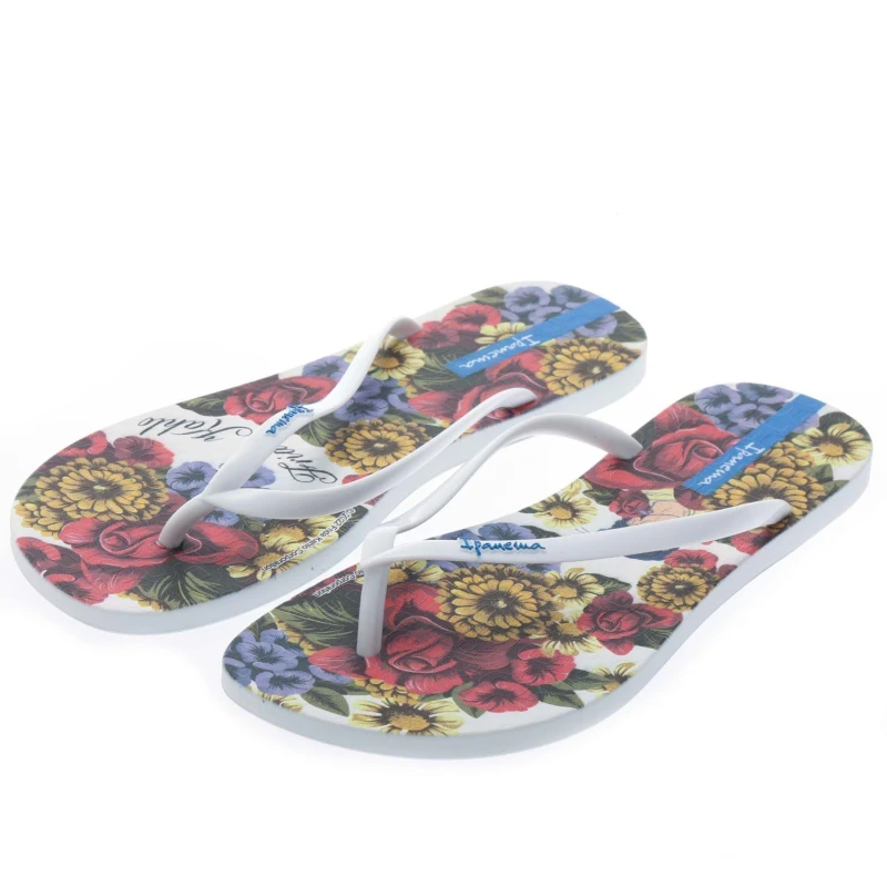 Image of Ipanema Frida Thong Sandals - White White 3
