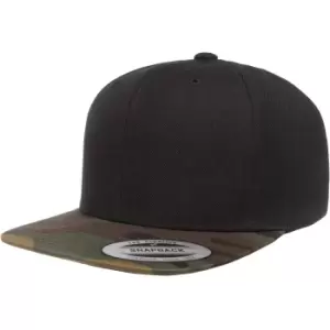 Image of Flexfit Unisex Two Tone Classic Camo Snapback Cap (One Size) (Black/Green Camo)